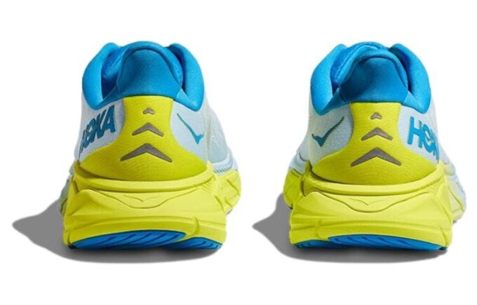 HOKA Arahi 6 ‘Água Gelada’
